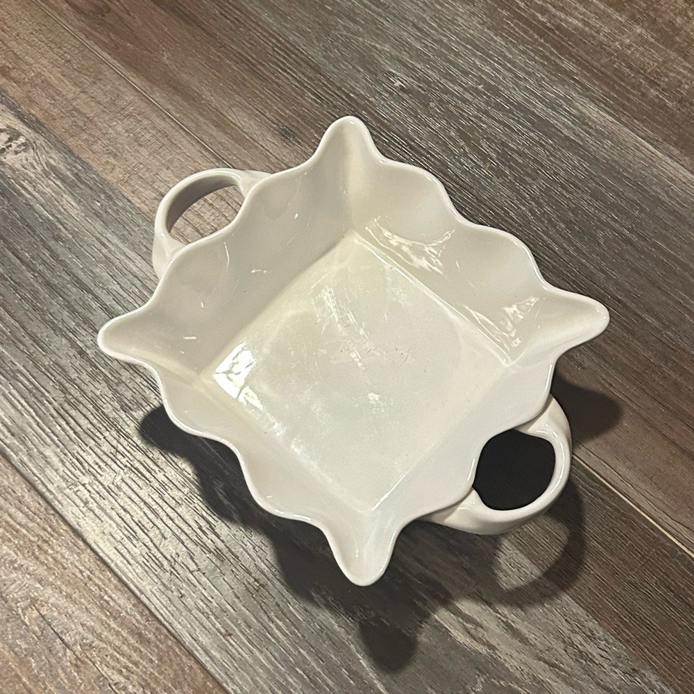 Vintage The Great Wall Ivory Scalloped square  Serving Dish Bowl w handles